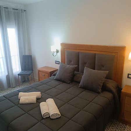 Al-Qazeres Suites Caces 외부 사진