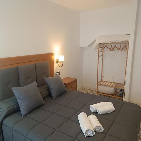 Al-Qazeres Suites Caces 외부 사진