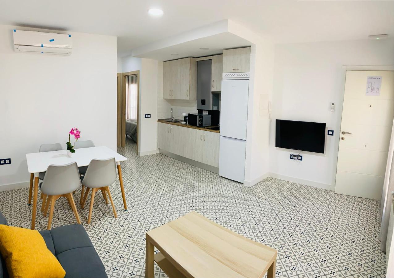 Al-Qazeres Suites Caces 외부 사진