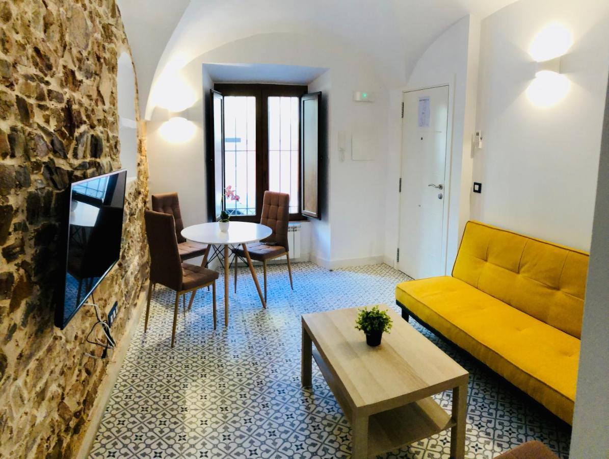 Al-Qazeres Suites Caces 외부 사진