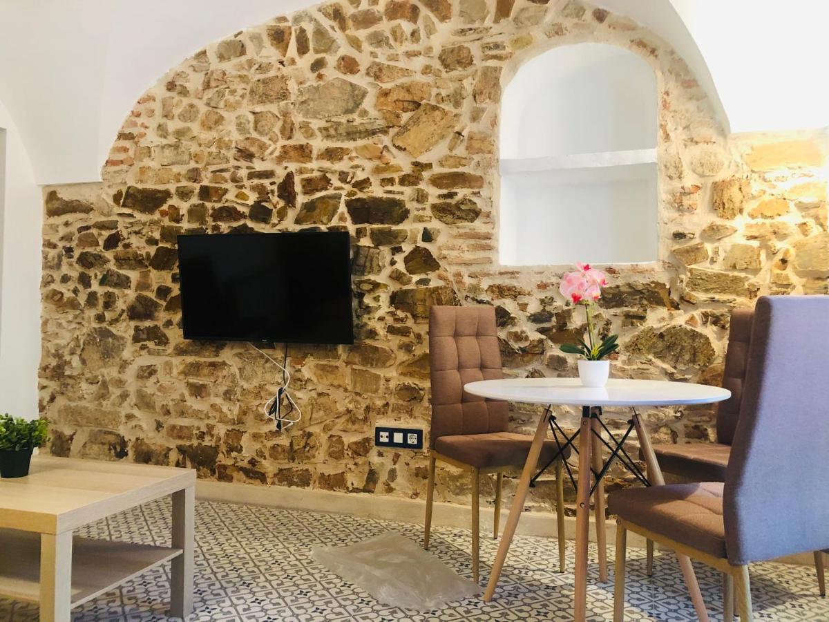 Al-Qazeres Suites Caces 외부 사진