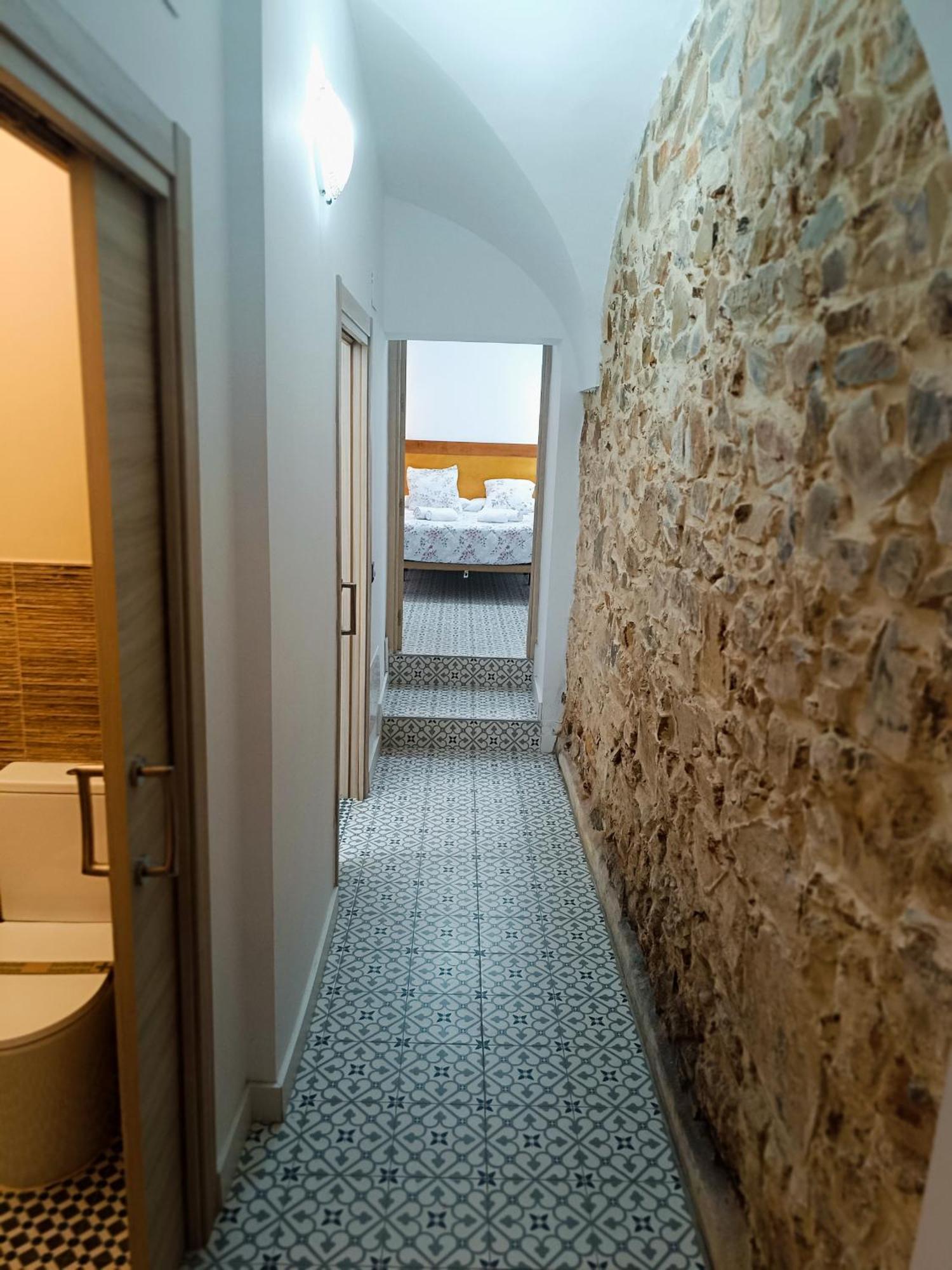 Al-Qazeres Suites Caces 외부 사진