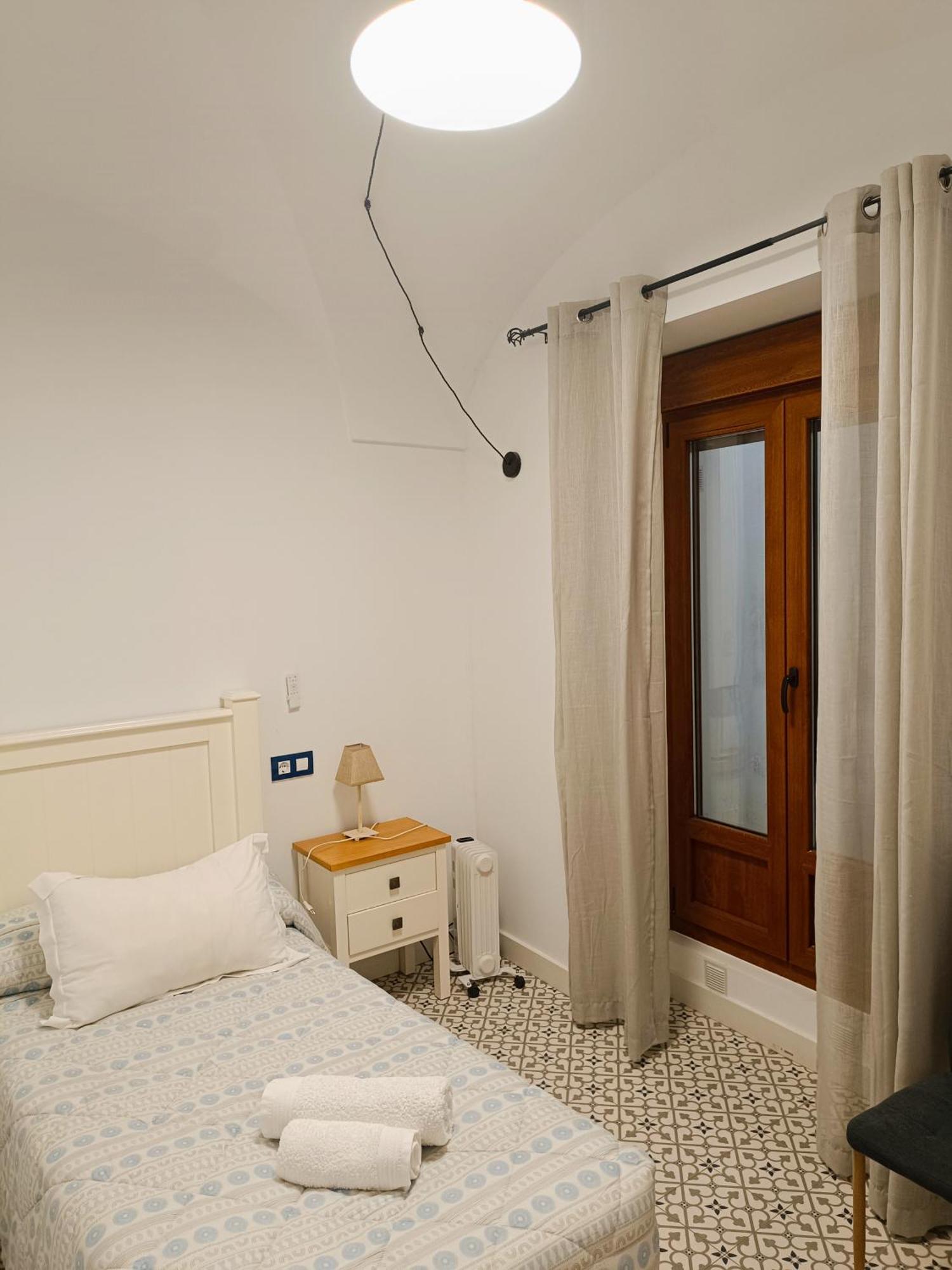 Al-Qazeres Suites Caces 외부 사진
