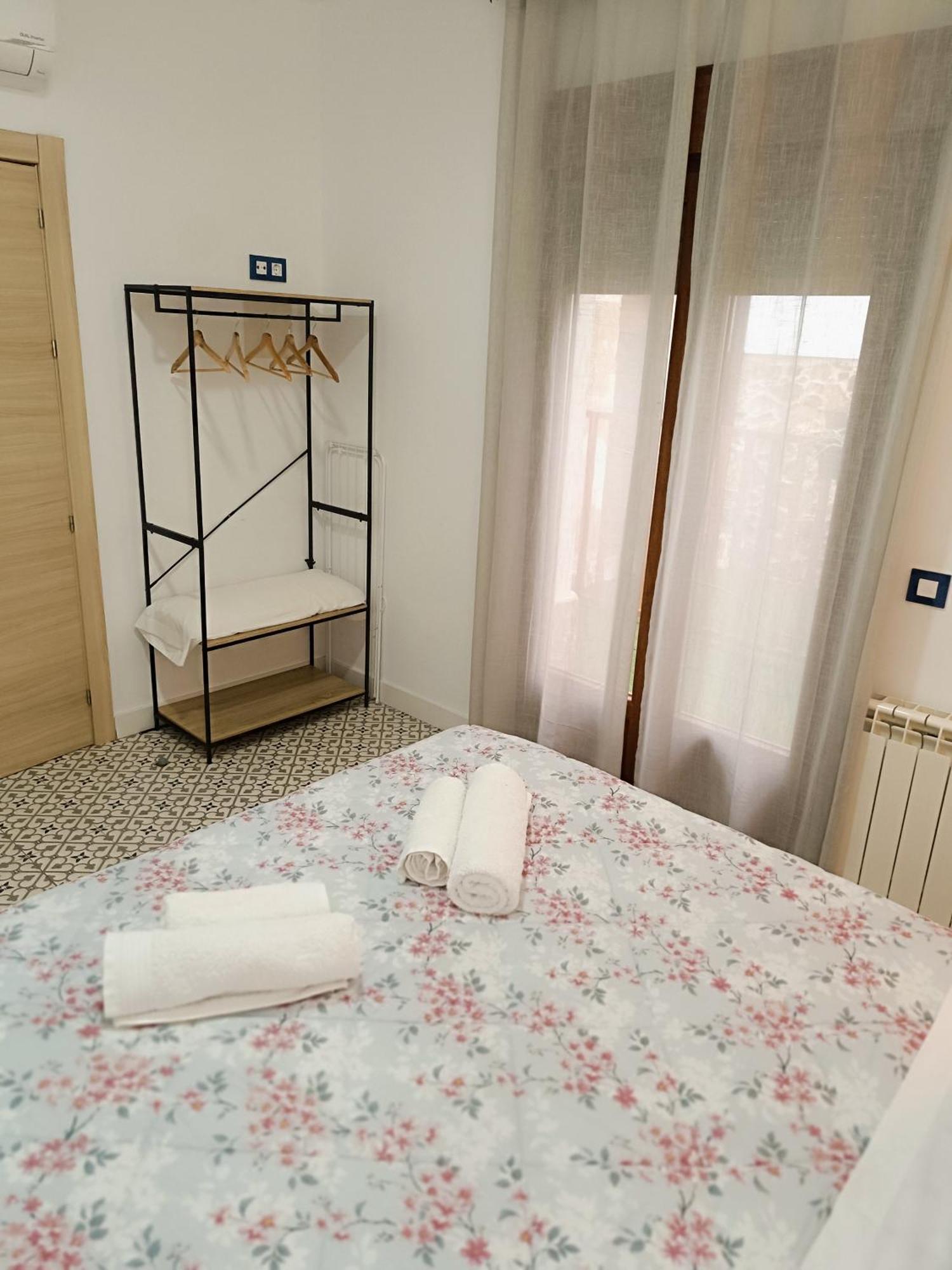 Al-Qazeres Suites Caces 외부 사진