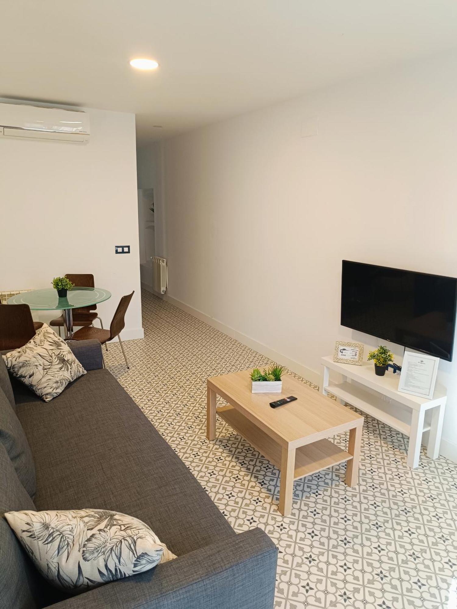 Al-Qazeres Suites Caces 외부 사진
