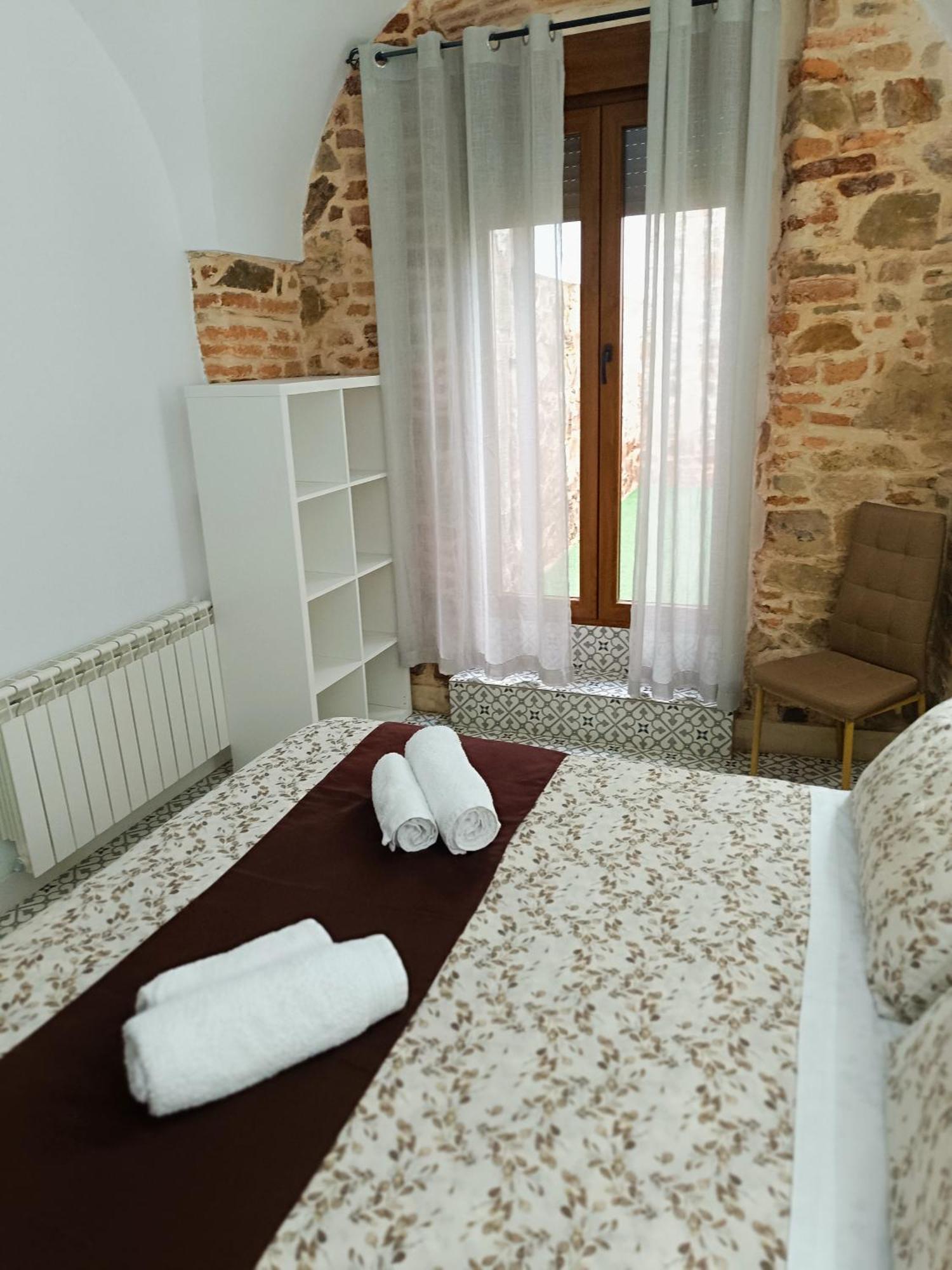 Al-Qazeres Suites Caces 외부 사진